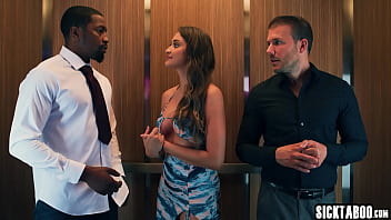 Latina teen Gizelle Blanco gets double-teamed in elevator
