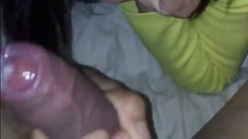 Ligou para o marido antes de dar o c&uacute_ e engolir porra