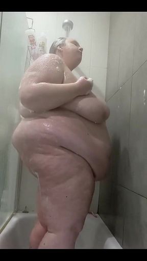Ivy Needs That Shower