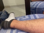 Como se ve mi polla aceitada,se les antoja ?