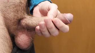 Muscular Italian Hunk Strokes His Huge Cock in Bathroom Mirror
