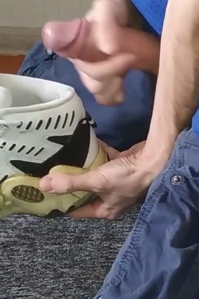 Skater Sneakers Air Max Cum in New Cargo Shorts