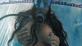 Ebony Learns Scuba Fast