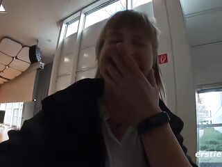 Extrem riskant in der Bibliothek