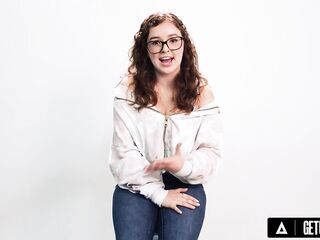 UP CLOSE - How Sweethearts Orgasm With Big Bazookas Beauty Leana Lovings! SOLO FEMALE MASTURBATION! FULL SCENE
