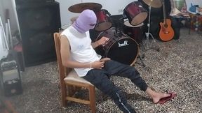 I MASTURBATE IN THE CLASSROOM WHILE FANTASIZING ABOUT FUCKING MY FRIEND