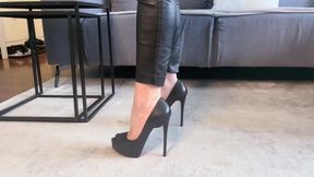 Goddess in leather teases you