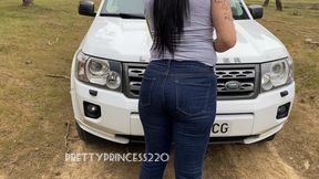farts in lange rover car