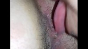 Comiendole el culito a una pendejita