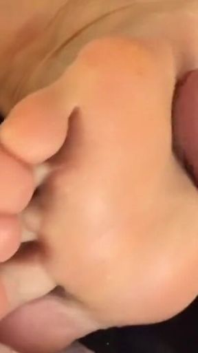Annette Wants Cum on Her Arched Veiny Feet