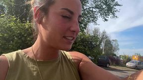 lea pam se doigte, se caresse et jouit trois fois dans cette video solo tournee dans la cabine de ce camion.