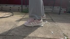 Pink sneaker campus smashing plate