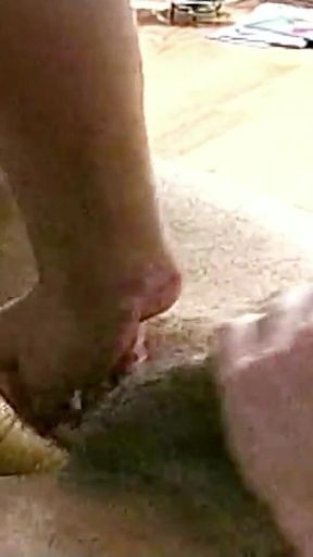 Neighbor Gets a Blowjob From a Blonde Tranny and Cums