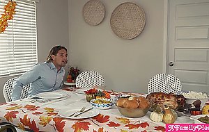 Teen stepcousins Katie Kush and Jessie Saint cum for Thanksgiving dinner