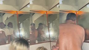 realizando o fetiche do boy fumando um cigarro e mamando a pica dele, delicia de foda