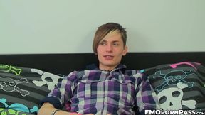Sexy emo Taylor Fierce releasing massive cum load from long dick