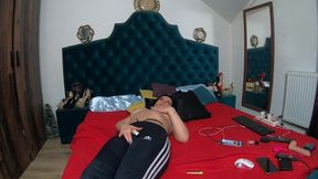 lazy morning masturbation – topless in sweatpants & so wet 🛏️💦 233