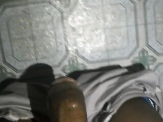 BIG BLACK ROD JERKING OFF