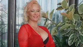 Big Breasted Milf Playing With Herself - MatureNL