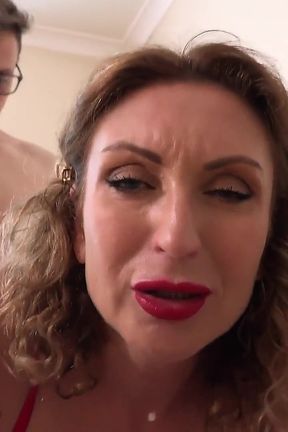 AuntJudysXXX - Hot MILF Julia North Needs Help with Her Laptop