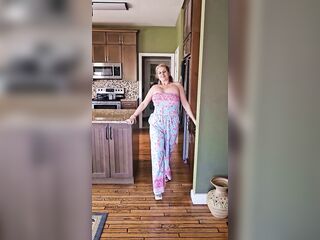 This Housewife has VERY LARGE MELONS compliation from ONLYFAN PAGE