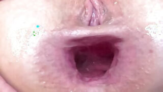 Gapende, fisting – hardcore analfuck for amatør MILF-hore i strømper