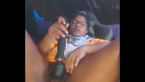 twitch streamer bearynervous gives herself squirting orgasms all over her new gaming chair