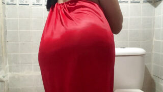 Video solo buatan sendiri beruang berpakaian silang gemuk tentang punggung tanpa kondom yang berdegup kencang dalam pakaian dalam