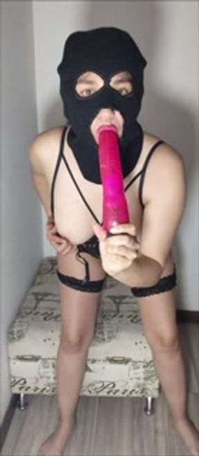 Masturbating to seduce my lover