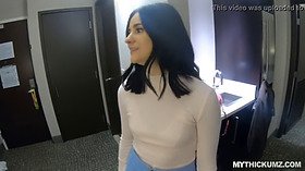 Thick ass teen Violet picks up stranger for a quickie