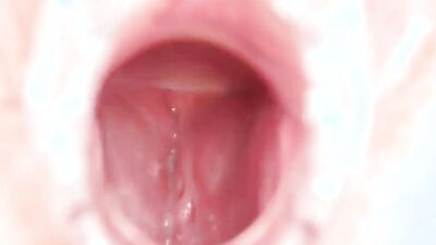 Freaky mature woman is spreading her pussy with a speculum