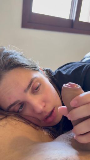 Naughty Girlfriend Loves to Suck Hot