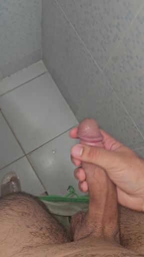 Masturbing and precum from Algerian big cock