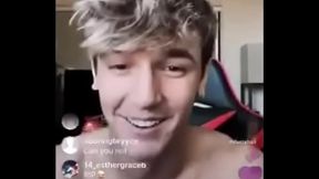 &ldquo_Feet look weird as sh*t on camera&rdquo_