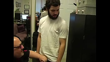 Coroa mamando Novinho Pauzudo