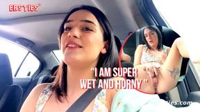 Tattooed American babe wanks herself in her car