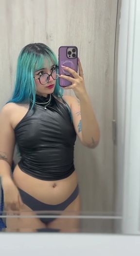 Slimy blue GF gets a lapdance from her boyfriend in a messy living room