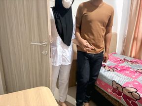 Take Nurse's Girlfriend to Stop by the Hotel After Work