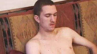 Amateur Twink Casper Gets a Slow Handjob Until He Cums