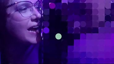 Hotwife sozinha na casa de swing liberando geral - Completo no RED
