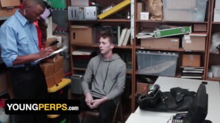 Межрасовое cumshot, black, bareback, cocks, domination, naughty, office – молодые геи-любители с огромными членами трахаются в задницу