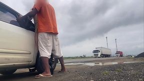 PUTARIA NA BEIRA DA ESTRADA