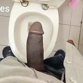 18 years old girl come my washroom to takes big black cock in her little pussy!! Badtimes