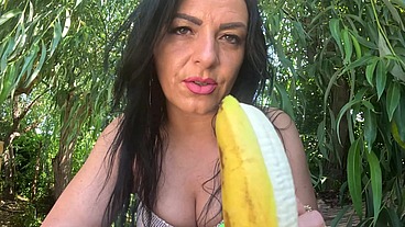 I love big bananas, they fill my mouth.