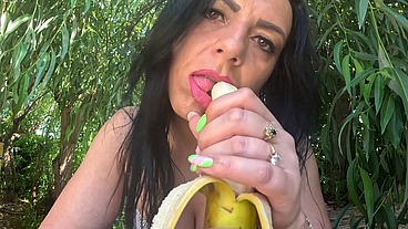 I love big bananas, they fill my mouth.