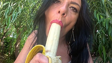 I love big bananas, they fill my mouth.