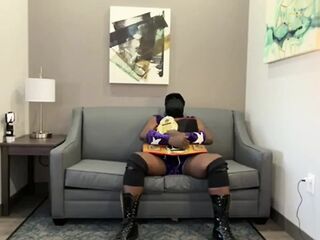 Nikki Jey Does Cosplay