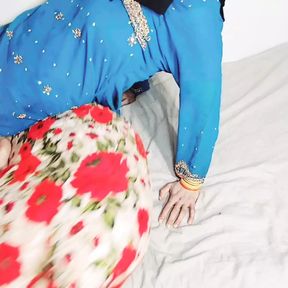 Newly married hijab bhabhi cheats husband and fucked big fat cock of indian devar while dirty talking