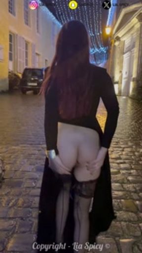 He fills my ass on the street