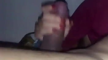 Relaxando e batendo uma punheta